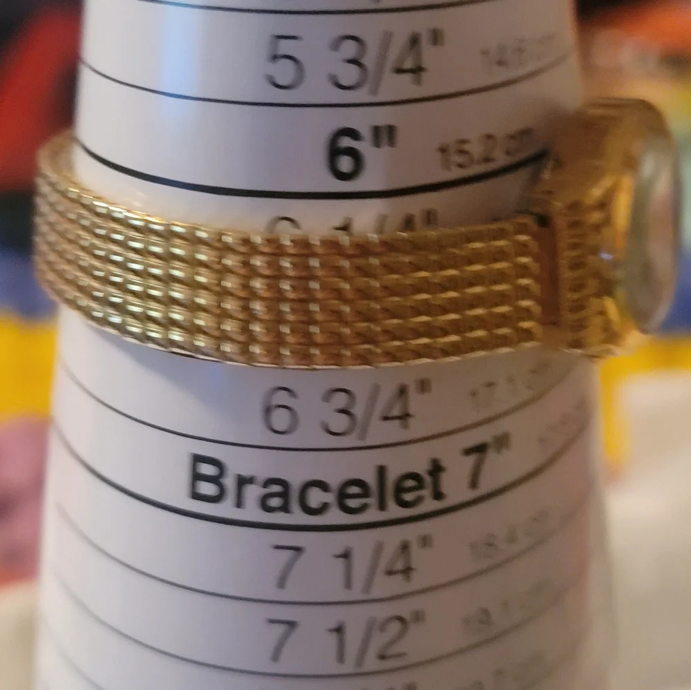NOS NEW Sharp Ladies Watch Date SHP 5105 Vintage Goldtone Expanding Metal Band‎